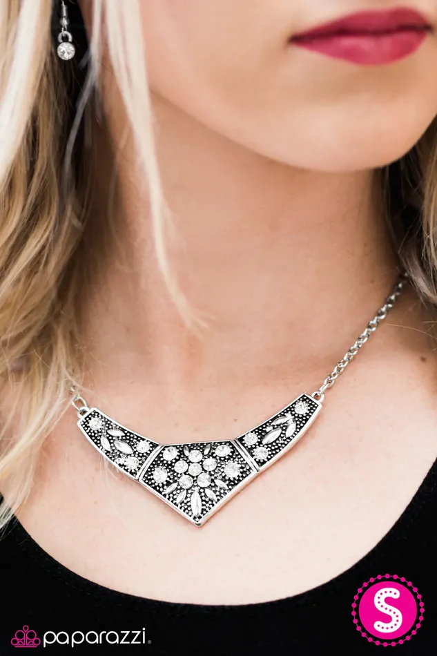 Paparazzi Jewelry Necklaces Paparazzi Necklace Born To Shimmer White