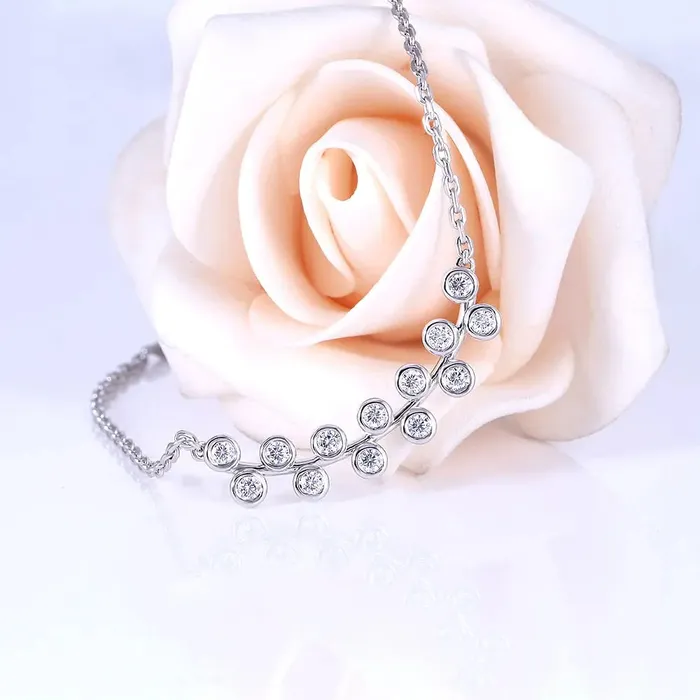 Luxus Moissanite Rings Jewelry Necklaces Moissanite Fashionable Necklace Platinum Plated Silver 04ct Total