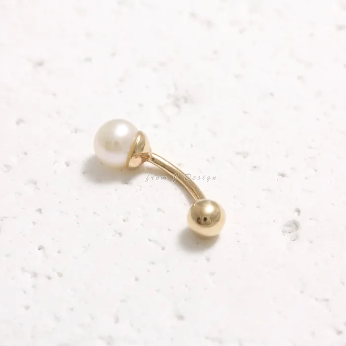 4mm Pearl Rook Piercing from J Shop Earrings