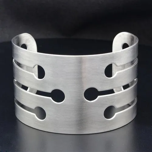 Alamode Bracelets LO1947 High polished no plating Stainless Steel Bangle with No Stone Alamode Bracelets LO1947 High polished no plating Stainless Steel Bangle with No Stone