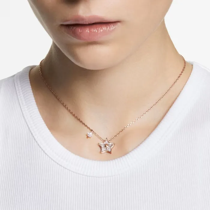 Swarovski Necklaces Swarovski Stella Necklace with pendant Kite cut Star White Rose goldtone plated 38CM x 43 CM Swarovski Necklaces Swarovski Stella Necklace with pendant Kite cut Star White Rose goldtone plated 38CM x 43 CM