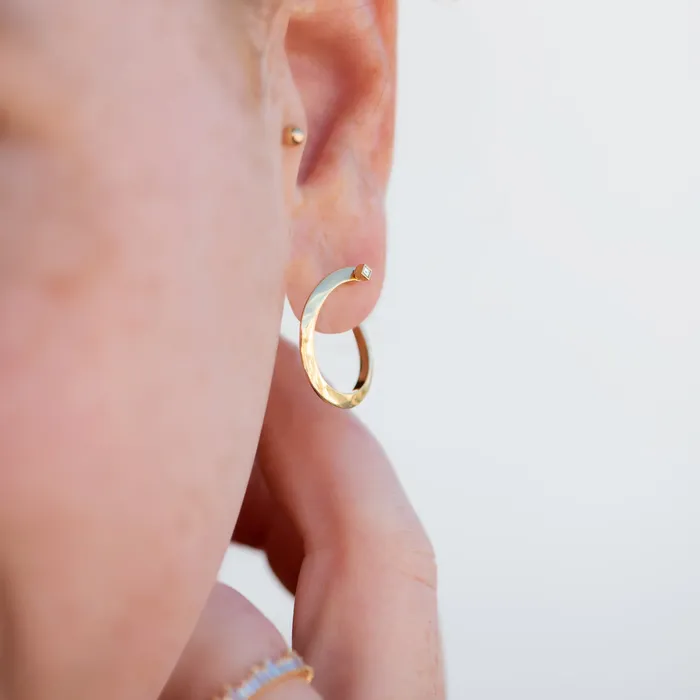 ARTEMER Spiral Hoop Earrings with Carre Diamond Earring Pin Earrings