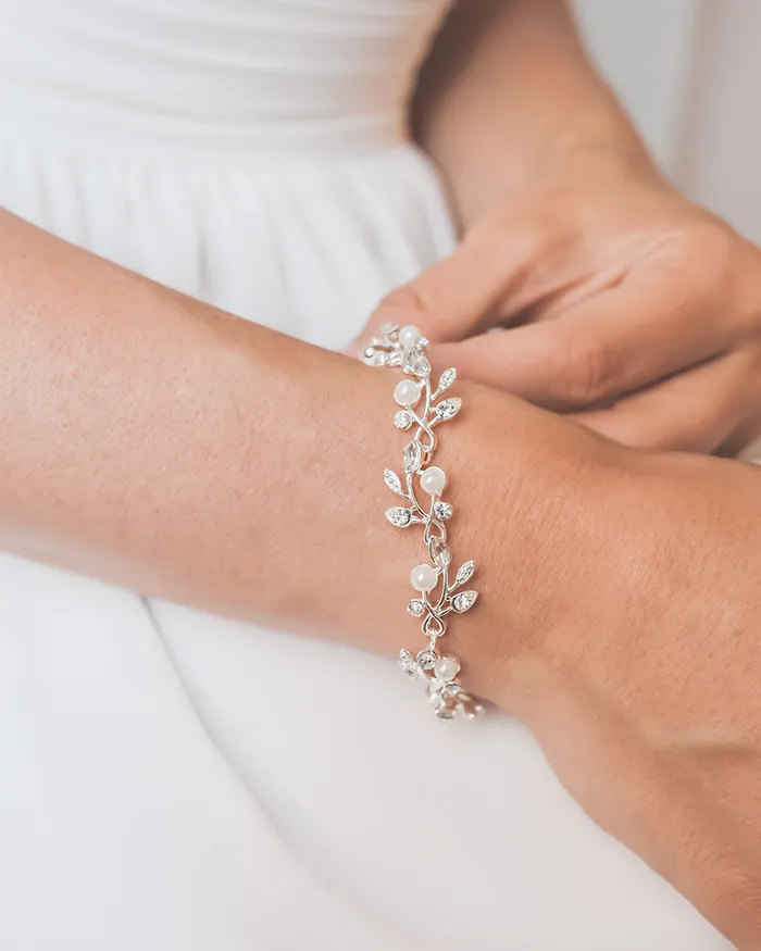  Dareth Colburn Bracelets Alexa Pearl Crystal Bracelet